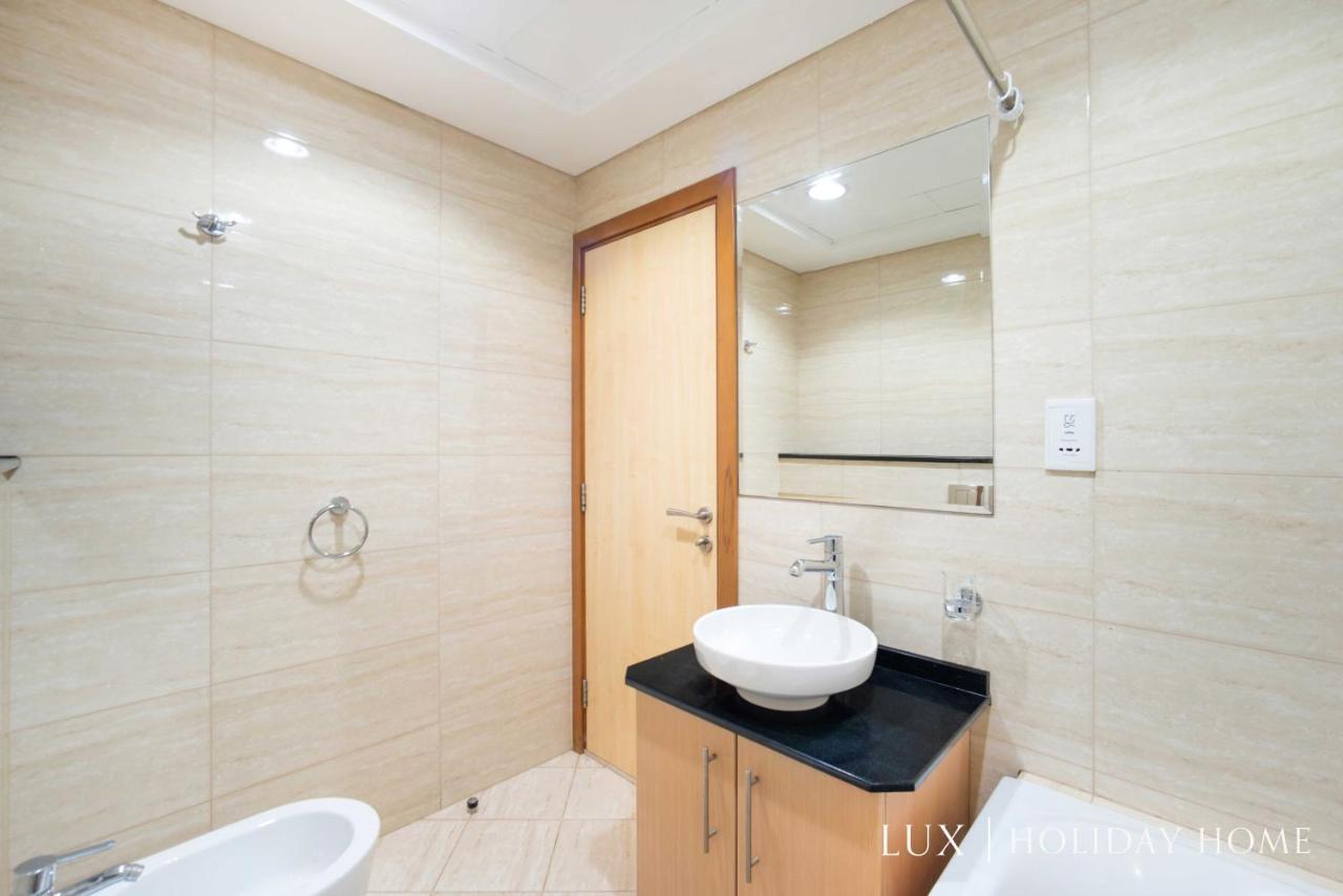 Lux The Marina Ocean View Suite 1 Дубай Экстерьер фото