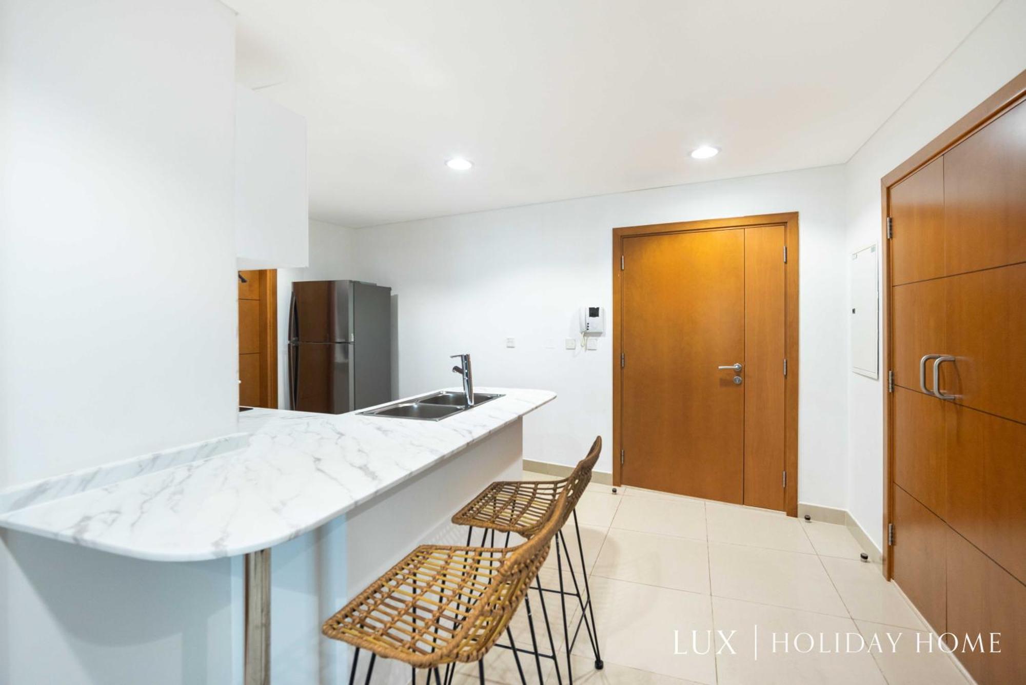 Lux The Marina Ocean View Suite 1 Дубай Экстерьер фото